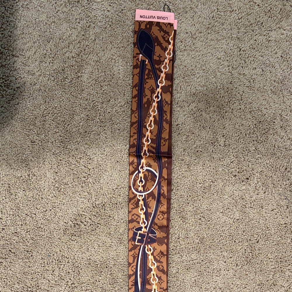 Louis Vuitton Brown & Navy Monogram Silk Twilly with Pink Trim - Picture 3 of 3